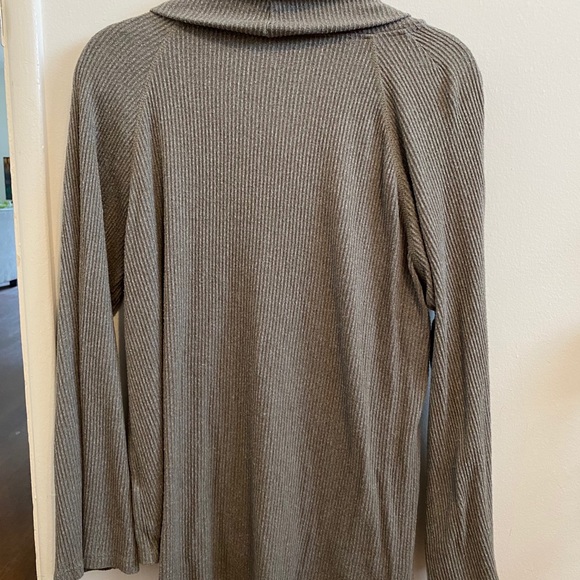 Maeve by Anthropologie sweater! - Picture 2 of 4